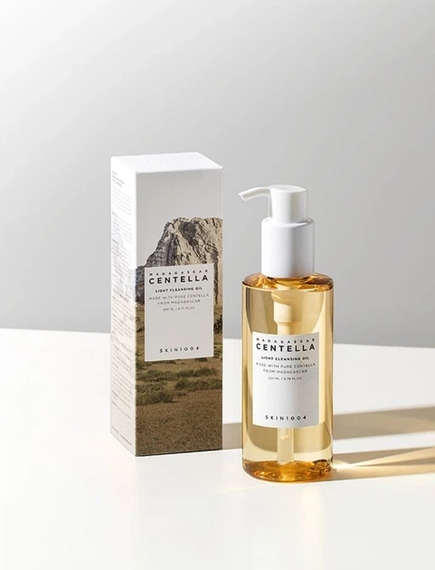 Гідрофільна олія з екстрактом центели Skin1004 Madagascar Centella Light Cleansing Oil, 200 мл - Фото 1 Гідрофільна олія з екстрактом центели Skin1004 Madagascar Centella Light Cleansing Oil, 200 мл - зображення 1