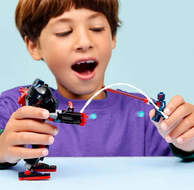 Конструктор LEGO Super Heroes Marvel Робот Майлза Моралеза vs. Людина-павук 2099 135 елементів (76337) - зображення 8