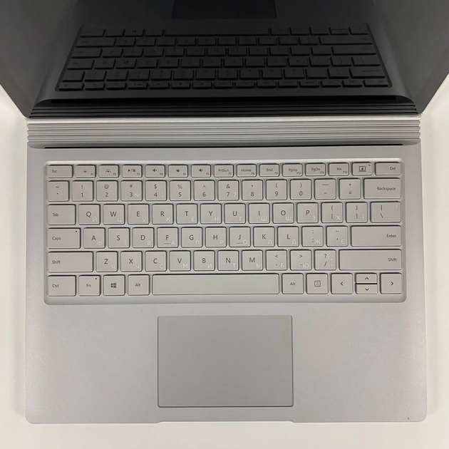 Ультрабук-трансформер Б-класс Microsoft Surface Book / 13.5" (3000x2000) IPS Touch / Intel Core i7-6600U (2 (4) ядра по 2.6 - 3.4 GHz) / 16 GB DDR3 / 1000 GB SSD / nVidia GeForce GTX 965M, 2 GB GDDR5, 128-bit / WebCam / miniDP б/у - изображение 3