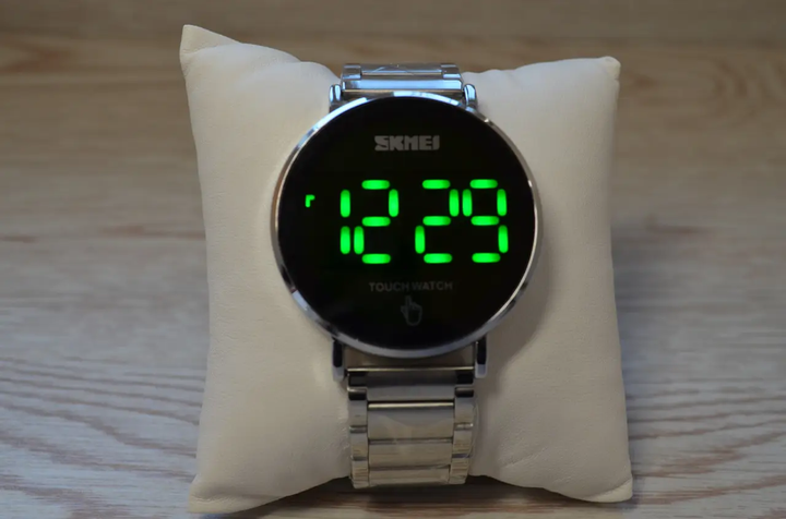 Наручний годинник Skmei Light 1550 Сріблястий - зображення 5