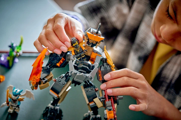 Конструктор LEGO Ninjago Робот Коула для миссии и Дракон Зейн 364