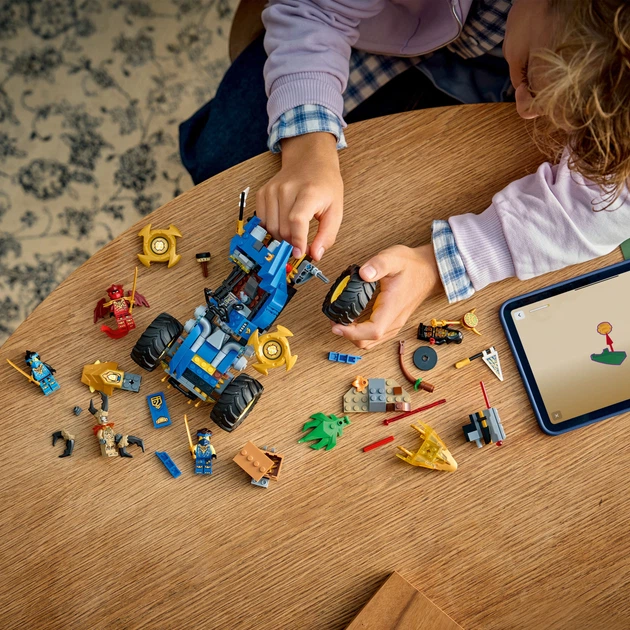 じょーじ Конструктор LEGO Ninjago Автомобиль-трансформер Джея 387 деталей