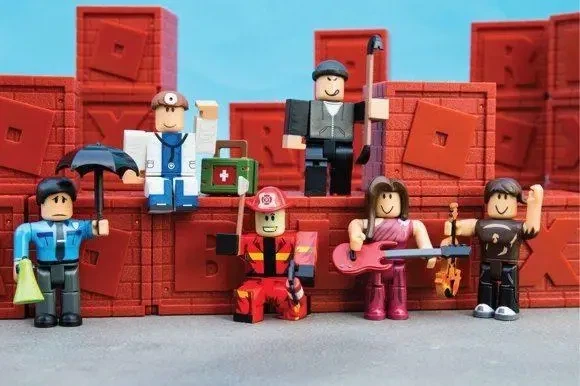 Набор коллекционных фигурок с аксессуарами Roblox Legends 6 фигурок "Профессии" - изображение 5