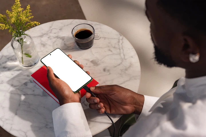 Мобільний телефон Motorola Edge 60 5G 8/256GB Green (PB7H0003SE) (357418831811313) - Уцінка - зображення 20