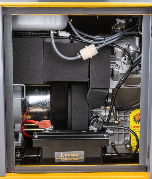 Дизельный генератор Powermat PM-AGR-18000MD 16 кВт промышленный четырехтактный двигатель с воздушным охлаждением AVR вольтометр на колесах - изображение 5