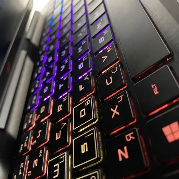 Ігровий ноутбук Б-клас HP Omen 15-dc0030nr / 15.6" (1920x1080) IPS / Intel Core i7-8750H (6 (12) ядер по 2.2 - 4.1 GHz) / 16 GB DDR4 / 512 GB SSD / nVidia GeForce GTX 1060, 6 GB GDDR5, 192-bit / WebCam / HDMI б/в - Фото 6 Ігровий ноутбук Б-клас HP Omen 15-dc0030nr / 15.6" (1920x1080) IPS / Intel Core i7-8750H (6 (12) ядер по 2.2 - 4.1 GHz) / 16 GB DDR4 / 512 GB SSD / nVidia GeForce GTX 1060, 6 GB GDDR5, 192-bit / WebCam / HDMI б/в - зображення 6