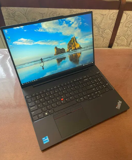 Ультрабук Lenovo Thinkpad E16 / 16" (1920x1200) IPS / Intel Core i3-1315U (6 (8) ядра по 1.2 - 4.5 GHz) / 16 GB DDR4 / 256 GB SSD / Intel UHD Graphics for 13th Generation / WebCam б/у - изображение 2