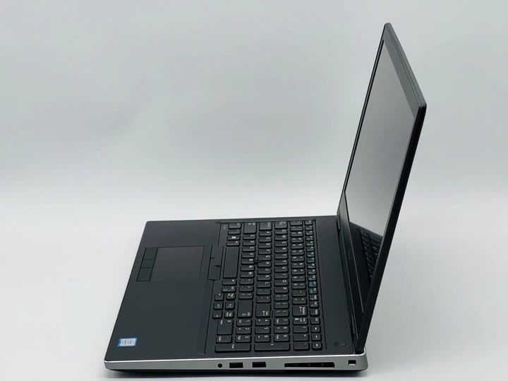 Мобильная рабочая станция Dell Precision 7530 / 15.6" (1920x1080) IPS / Intel Core i7-8750H (6 (12) ядер по 2.2 - 4.1 GHz) / 16 GB DDR4 / 120 GB SSD / nVidia Quadro P1000, 4 GB GDDR5, 128-bit б/у - изображение 3