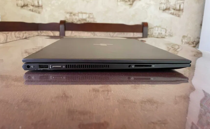 Ноутбук-трансформер HP Envy X360 15-cp0053cl / 15.6" (1920x1080) IPS Touch / AMD Ryzen 5 2500U (4 (8) ядра по 2.0 - 3.6 GHz) / 8 GB DDR4 / 256 GB SSD / AMD Radeon RX Vega 8 Graphics / WebCam б/у - Фото 6 Ноутбук-трансформер HP Envy X360 15-cp0053cl / 15.6" (1920x1080) IPS Touch / AMD Ryzen 5 2500U (4 (8) ядра по 2.0 - 3.6 GHz) / 8 GB DDR4 / 256 GB SSD / AMD Radeon RX Vega 8 Graphics / WebCam б/у - изображение 6