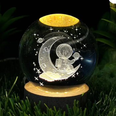 Ночник-хрустальный шар с LED подсветкой 6см 3D-рисунок космонавта на месяце - изображение 3