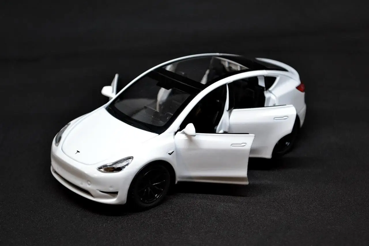 Інерційна металева машинка Tesla Y, 39110 Авто Експерт з світловими та звуковими ефектами Біла 1:32 - зображення 5