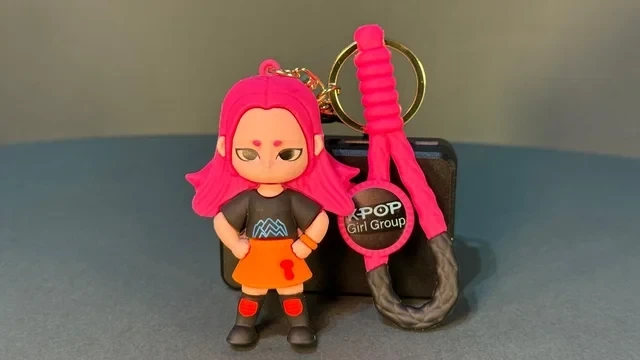 Брелок фігурки Міри з K-pop Demon Hunters, Кей поп мисливиці на демонів - Фото 2 Брелок фігурки Міри з K-pop Demon Hunters, Кей поп мисливиці на демонів - изображение 2