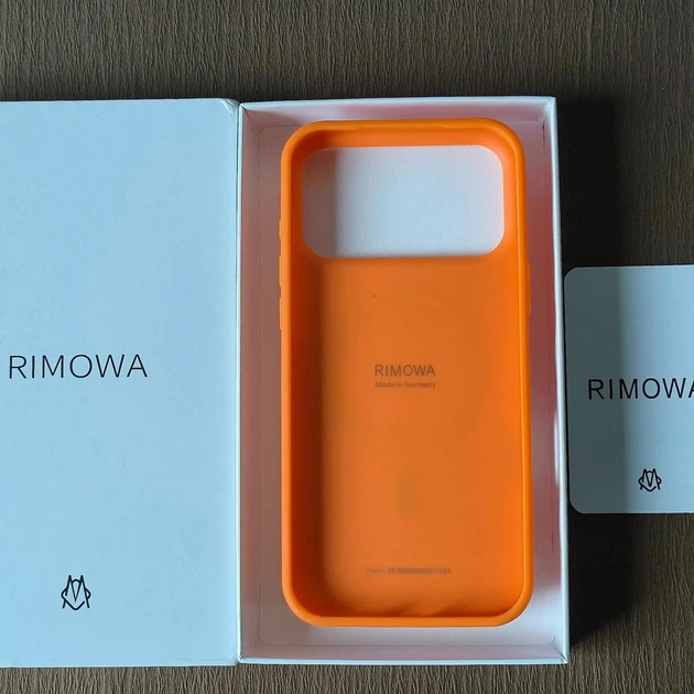 Чехол панель The RIMOWA Aluminium Case для Apple iPhone 17 Pro Max