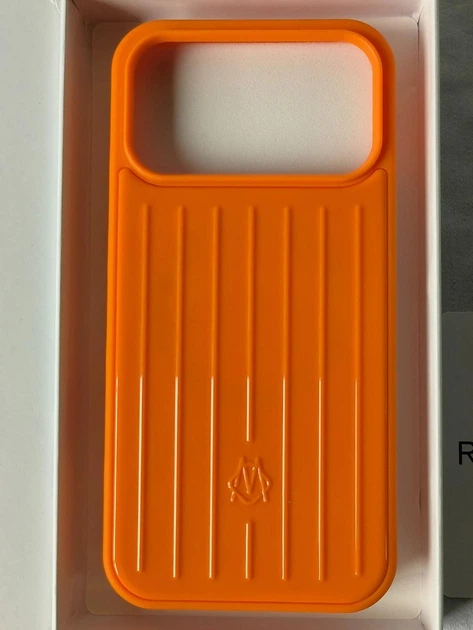 Чехол панель The RIMOWA Aluminium Case для Apple iPhone 17 Pro Max