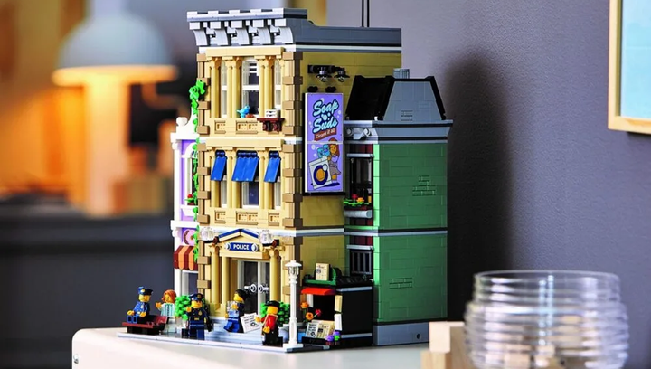 Конструктор Lego Поліцейська Ділянка Creator Expert 10278 - Фото 7 Конструктор Lego Поліцейська Ділянка Creator Expert 10278 - зображення 7