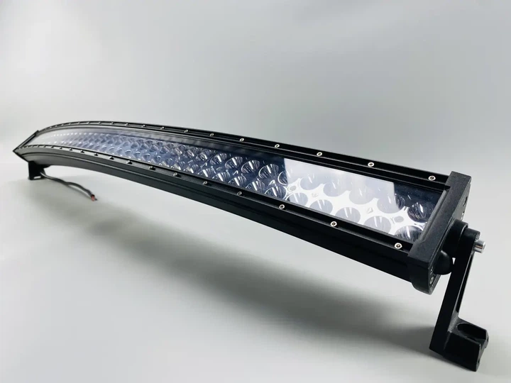 Фара LED BAR 3D лінза прямокутна 240W напівкруг 1050 мм х 85 мм 9-32В IP67 led chip 3030 80 led ламп - зображення 3