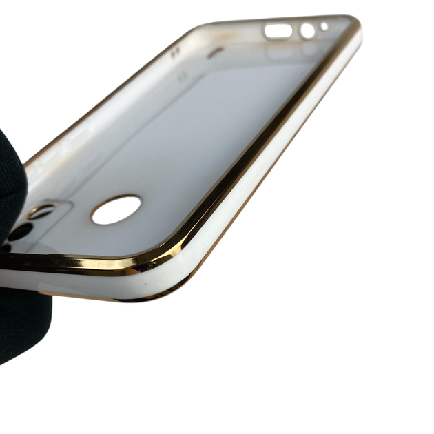 Чохол для Tecno Spark 6 Go (KE5) глянцевий із захистом камери із золотою окантовкою білий - зображення 6