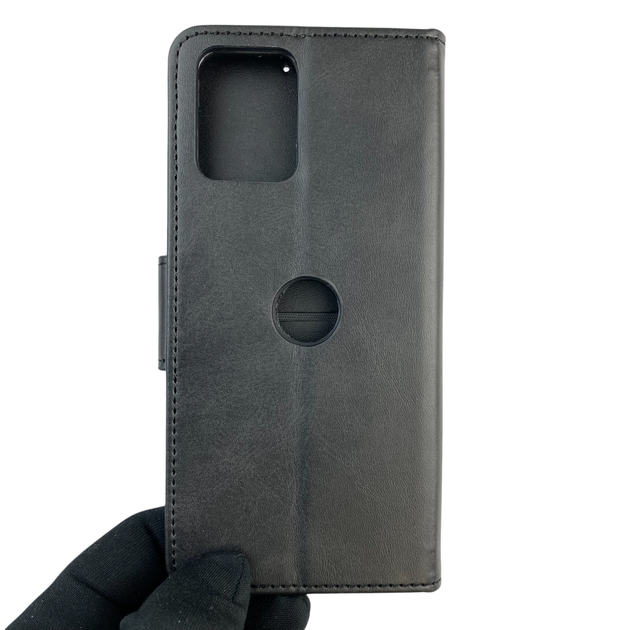 Чехол-книжка для телефона Motorola Moto E13 (PAXT0034) кожанная с магнитной застежкой с отделением для карт черная - изображение 4