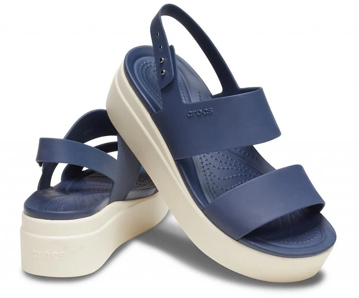 Босоножки Crocs Brooklyn Low Wedge 206453-46K-W8 38-39 24.6 см Синий (206453-46K) - Фото 7 Босоножки Crocs Brooklyn Low Wedge 206453-46K-W8 38-39 24.6 см Синий (206453-46K) - изображение 7