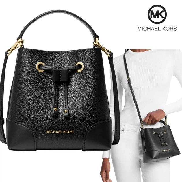 Жіноча шкіряна сумка Michael Kors Mercer Small Pebbled Leather Bucket Bag (чорна) - зображення 2