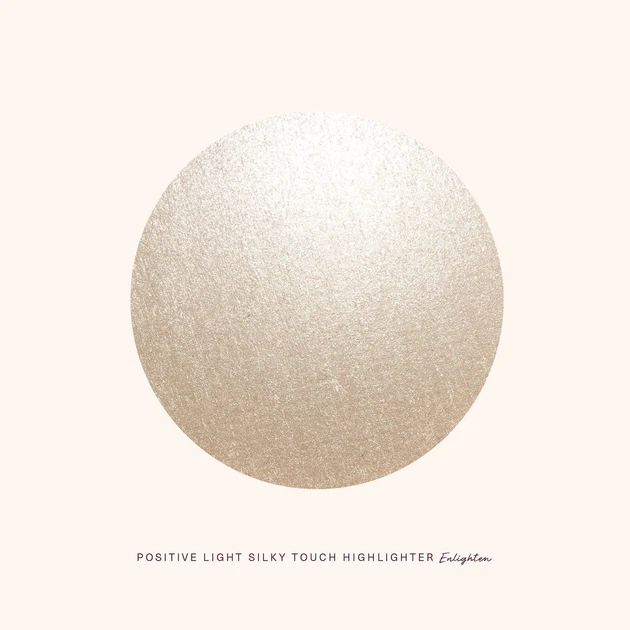 Хайлайтер Rare Beauty by Selena Gomez Positive Light Silky Touch Highlighter оттенок Enlighten 2.8 г - изображение 2