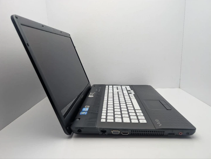 Ноутбук Sony Vaio EJ2M1E / 17.3" (1600x900) TN / Intel Core i5-2430M (2 (4) ядра по 2.4 - 3.0 GHz) / 8 GB DDR3 / 640 GB HDD / nVidia GeForce 410M, 1 GB GDDR3, 64-bit / WebCam / DVD-ROM б/у - изображение 4