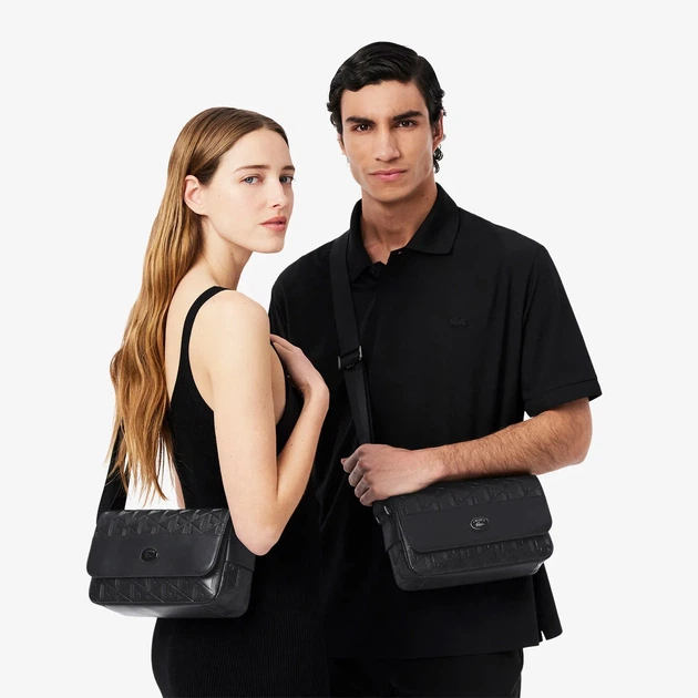 Сумка через плече Лакоста Monogram Leather Flap Close Satchel Black - Фото 3 Сумка через плече Лакоста Monogram Leather Flap Close Satchel Black - зображення 3