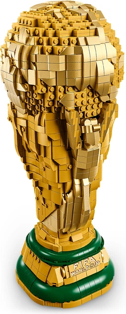 Конструктор LEGO Editions Офіційний трофей чемпіонату світу з футболу FIFA 2842 деталі (43020) - зображення 5