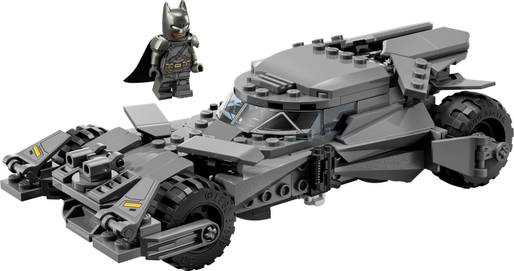 Zestaw klocków LEGO Super Heroes Batmobil z filmu Batman v Superman 220 elementów (76331) - obraz 2
