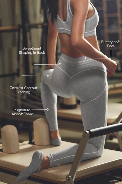 Жіночий спортивний комплект легінси + топ Alo Yoga Alosoft Heart Throb S "Grey/White" - изображение 5