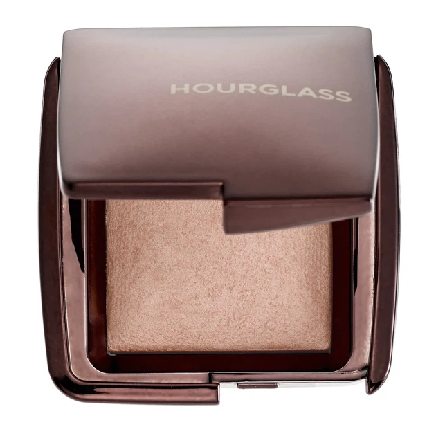 Пудра для обличчя (міні) Hourglass Ambient Lighting Finishing Powder відтінок Luminous Light 1.3 г - зображення 3