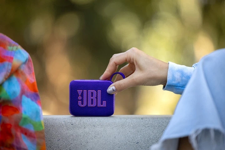 Портативна колонка JBL Go 4 4.2W Purple (JBLGO4PUR) - Фото 3 Портативна колонка JBL Go 4 4.2W Purple (JBLGO4PUR) - изображение 3