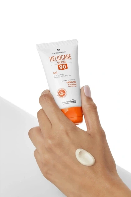 Сонцезахисний гель CANTABRIA LABS для комбінованої та жирної шкіри HELIOCARE ULTRA GEL SPF90+ 50 мл - зображення 2