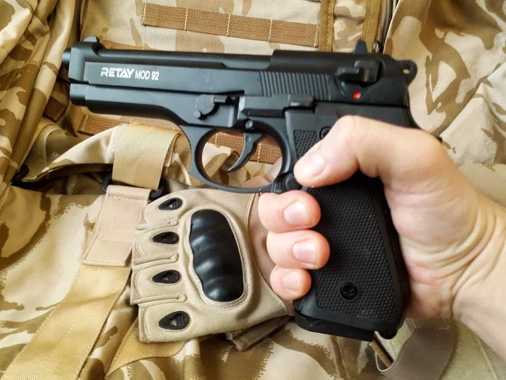 Стартовый пистолет шумовой Берета 92 Retay Mod. 92 black (Beretta 92) MS - Фото 3 Стартовый пистолет шумовой Берета 92 Retay Mod. 92 black (Beretta 92) MS - изображение 3