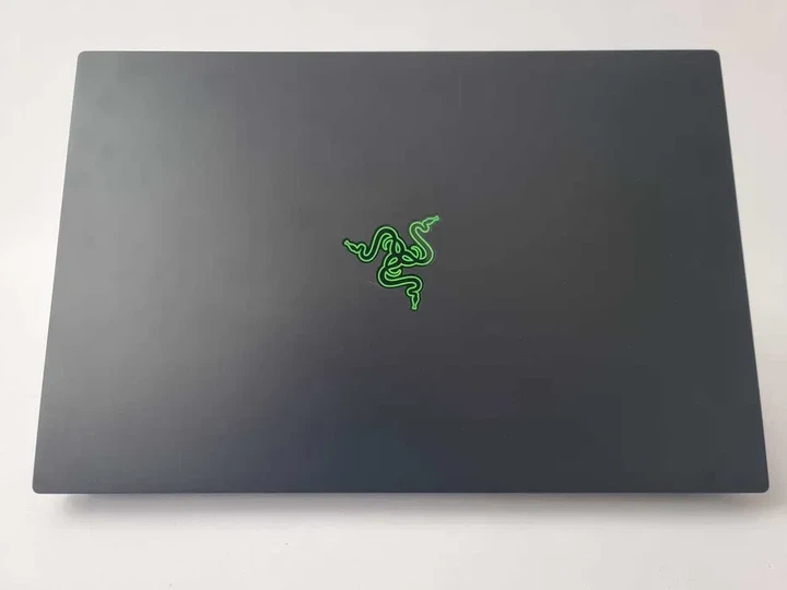Ноутбук Razer Blade 15 I7 10875H/RTX 2080 Super/RAM 16GB/SSD 512GB/300Hz Б\В - Б/В - Фото 8 Ноутбук Razer Blade 15 I7 10875H/RTX 2080 Super/RAM 16GB/SSD 512GB/300Hz Б\В - Б/В - зображення 8