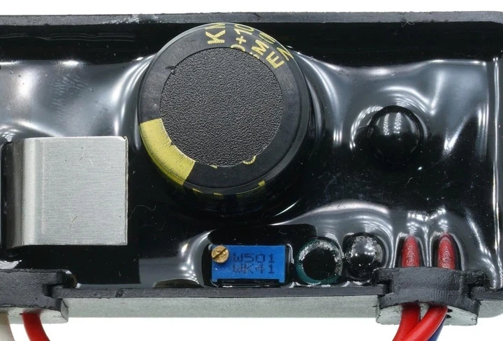 AVR регулятор напруги генератора 3,0 кВт 220V 1-фаза PRO. Артикул: gen1633 - Фото 2 AVR регулятор напруги генератора 3,0 кВт 220V 1-фаза PRO. Артикул: gen1633 - зображення 2