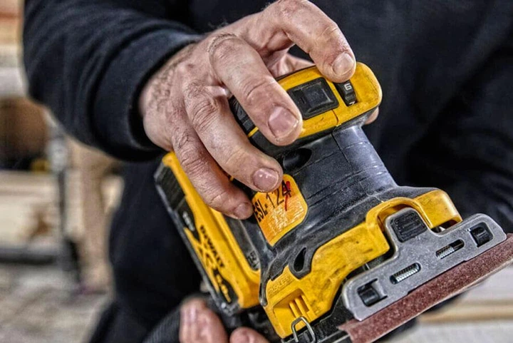 Аккумуляторная вибрационная шлифмашина DeWALT DCW200N, без акб и з/у (DCW200N) - изображение 6