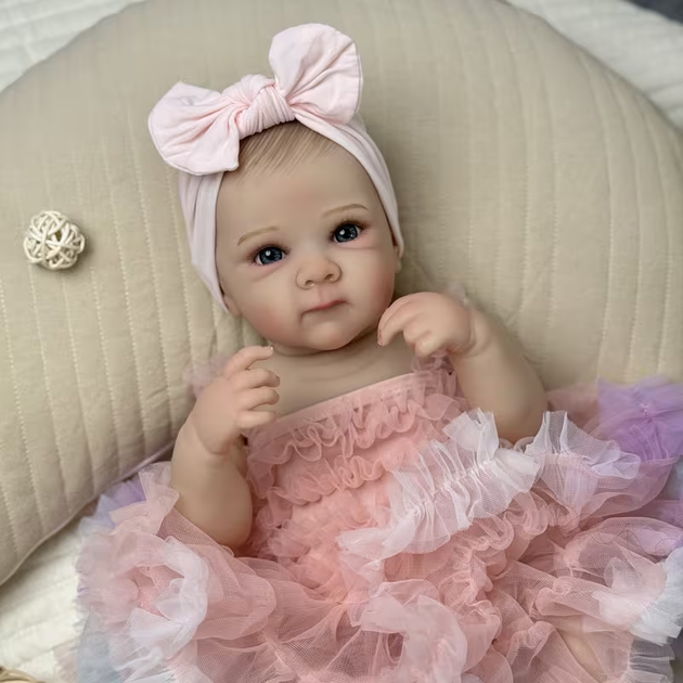 Лялька Реборн 48 см вініловая, реалістичний пупс у сукні принцеси Doll Reborn Baby Born К0100801 - Фото 4 Лялька Реборн 48 см вініловая, реалістичний пупс у сукні принцеси Doll Reborn Baby Born К0100801 - зображення 4