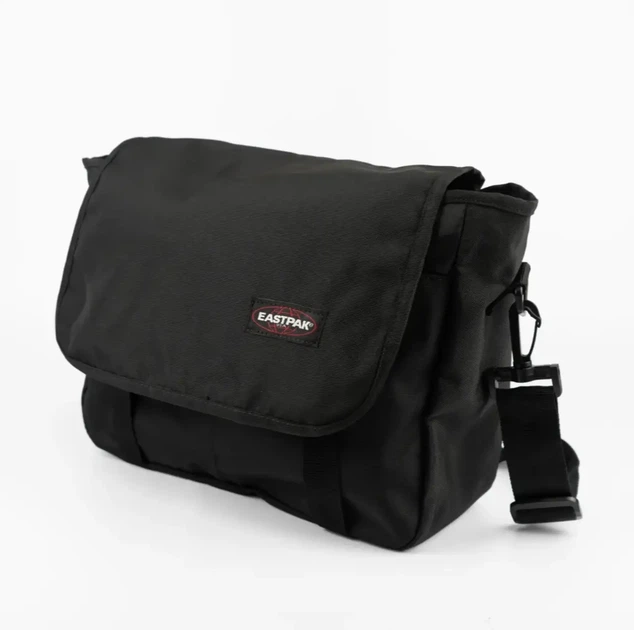 Сумка через плече EastPak Delegate 008 Black 20L в черном цвете. - изображение 4