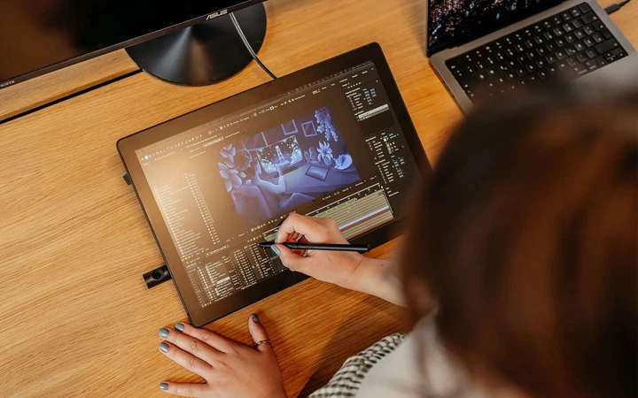 Монитор-планшет Wacom Cintiq 16 (2025) - Фото 5 Монитор-планшет Wacom Cintiq 16 (2025) - изображение 5