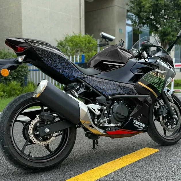 Защитная виниловая пленка для авто ширина 10 см длина 150 см Carbon Fiber Blue - изображение 7