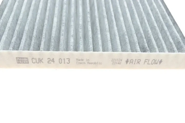 Фільтр салону Hyundai Elantra 06-/i20/i30 12-/Creta 16-/Kia Ceed/Carens/Cerato 12- (вугільний) MANN-FILTER CUK 24 013 - зображення 4