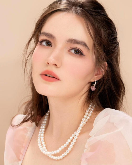 Рум’яна Flower Knows (Флавер Ноуз) Strawberry Rococo Embossed Blush — стійкий природний рум’янець, 5 г, відтінок 01 Angel Chanson - зображення 3