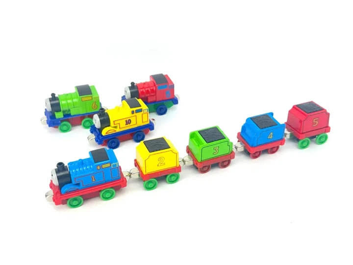 Игровой набор «Паровозик Томас» 17-95 (металлические) – 4 паровозика + 4 вагона, 8 элементов - Фото 5 Игровой набор «Паровозик Томас» 17-95 (металлические) – 4 паровозика + 4 вагона, 8 элементов - изображение 5