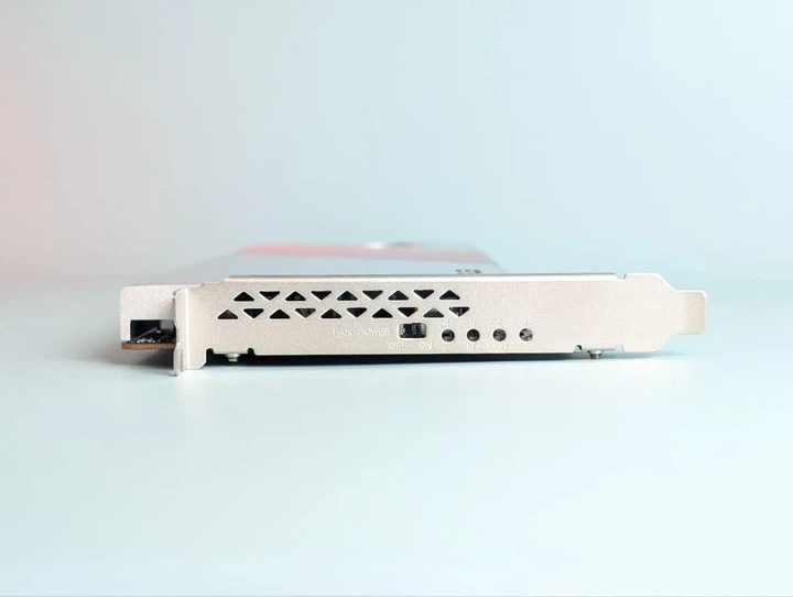 Плата-адаптер Asus PCIe Hyper M.2 X16 PCIe 4.0 X4 Expansion Card GEN 4 — 256 Gbps - зображення 4