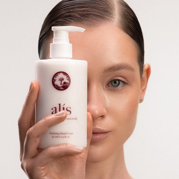 Увлажняющий крем для рук ALIS Hydrating Hand Cream Dark Cherry & Pautchouli 310 мл - изображение 5