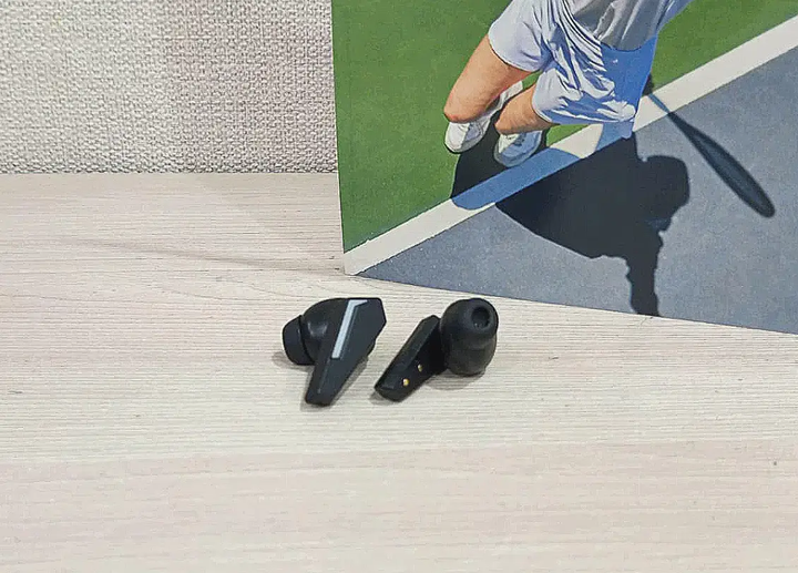 Беспроводные спортивные наушники Lenovo Thinkplus GM10 TWS Bluetooth, наушники в кейсе с сенсорным управлением и LED подсветкой - изображение 5