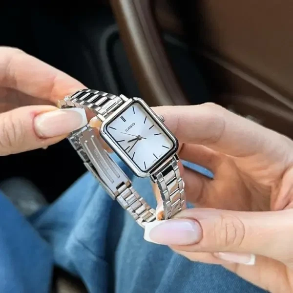 Casio LTP-V009D-4E жіночий кварцовий годинник сталевий браслет рожевий циферблат водозахист 30 м - зображення 5