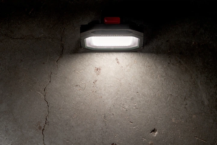 Аккумуляторный прожектор Metabo BSA 18 LED 10000 18 V в картонной коробке (601506850) - изображение 2