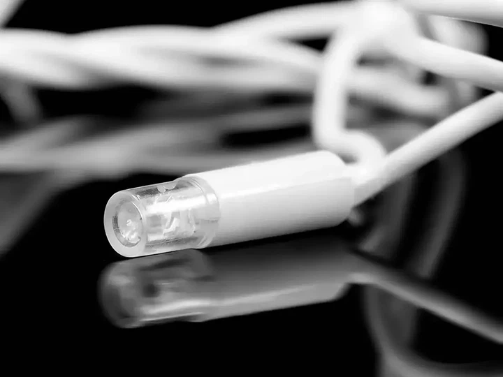 Гирлянда уличная 10м с мерцающими лампами 100LED теплый белый цвет белый провод L Lux модель LINE-3.3-100-WW-1 - изображение 3